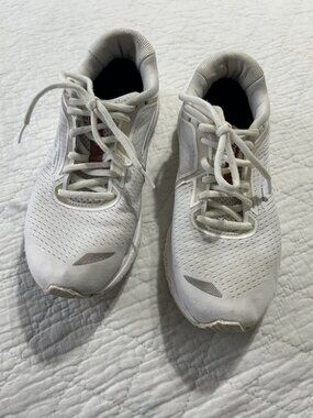 BROOKS Women's Adrenaline 20 color cream Athletic Running Shoes Size 9